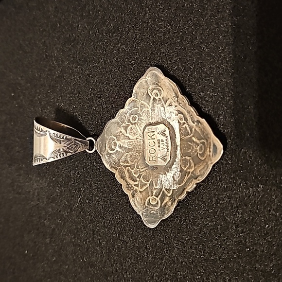 Rocki Gorman Navajo design pendant - Picture 6 of 6